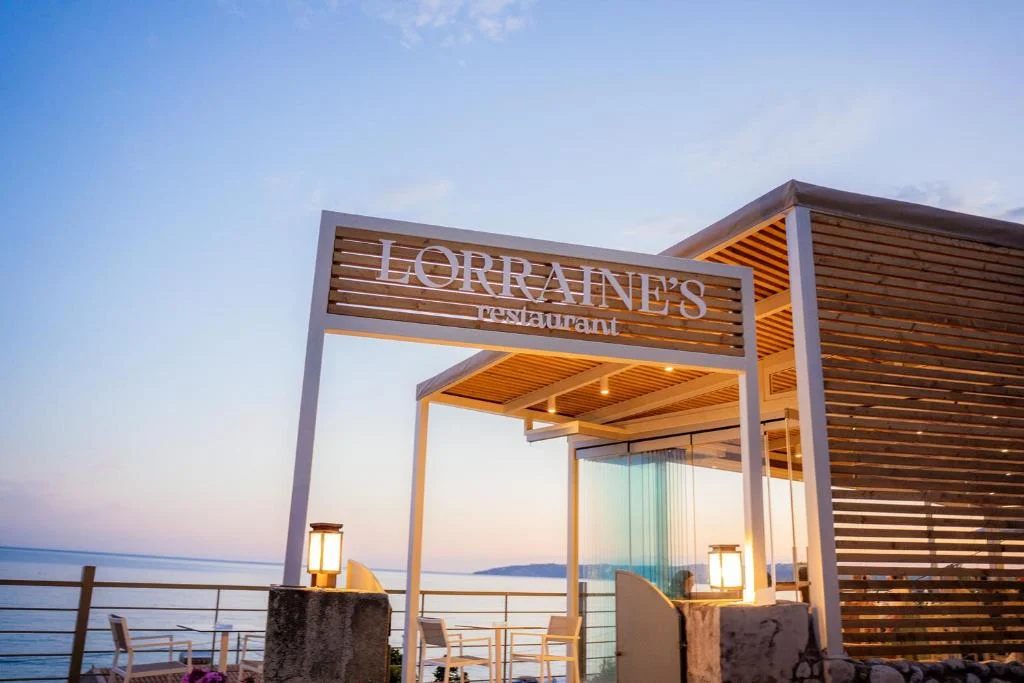 beachfront accommodation on lourdas beach kefalonia