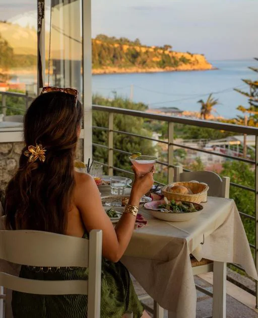 beachfront suites in lourdas kefalonia